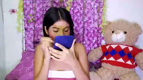 laura_rey_26 online show from 04-16-26, 12:33