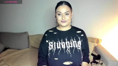 Laura online show from 10-23-25, 04:50