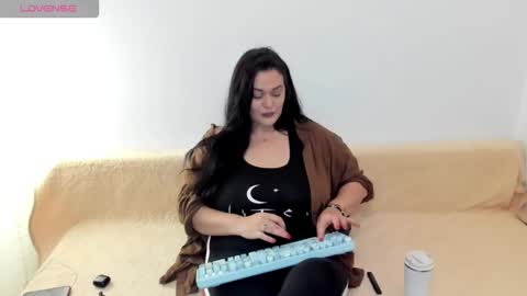 Laura online show from 12-20-25, 09:00