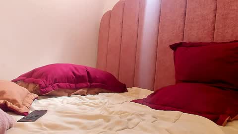 LAURA SOE online show from 03-31-26, 08:20