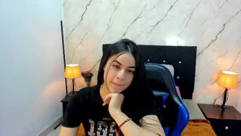 LAURA SOE online show from 06-29-26, 07:25