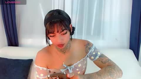 Laura online show from 12-19-25, 06:53