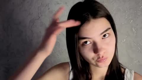 Laura online show from 02-24-26, 01:42