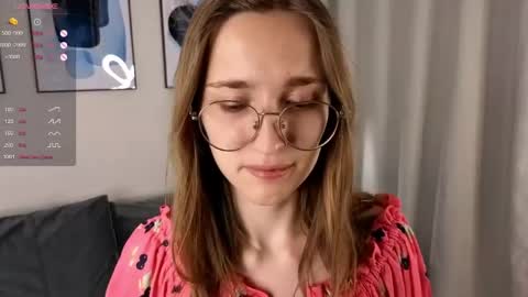 Snapshot of lauracollins__ chatting on 06-07-26, 02:10 May online show from 06-07-26, 02:10