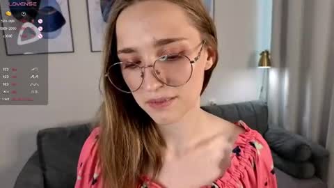 Snapshot of lauracollins__ chatting on 06-10-26, 02:16 May online show from 06-10-26, 02:16
