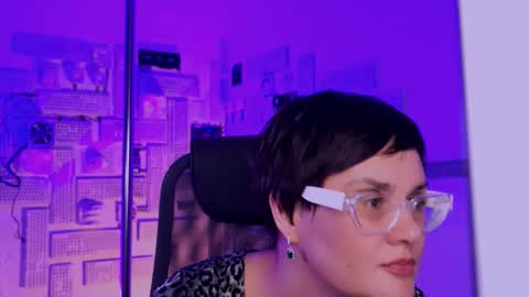 lauradavidsons online show from 11-07-25, 06:41