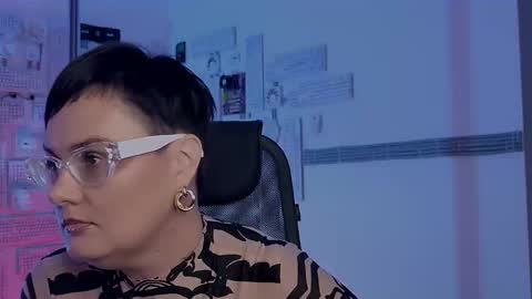 lauradavidsons online show from 11-12-25, 06:41