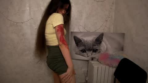 Snapshot of lauradre_ chatting on 06-25-26, 05:23 Laura online show from 06-25-26, 05:23