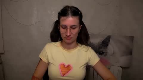 Snapshot of lauradre_ chatting on 07-05-26, 05:25 Laura online show from 07-05-26, 05:25