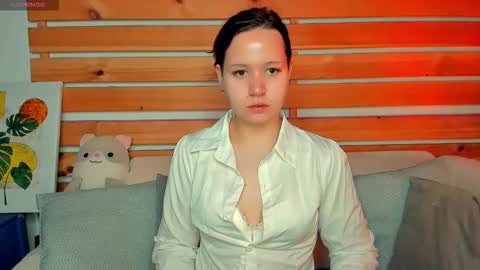 Snapshot of lauraellinss chatting on 10-10-25, 08:13 Laura online show from 10-10-25, 08:13