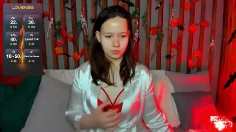 Snapshot of lauraellinss chatting on 11-01-25, 08:16 Laura online show from 11-01-25, 08:16