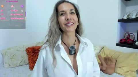 Snapshot of laurafarrely chatting on 04-13-26, 05:13 Laura online show from 04-13-26, 05:13