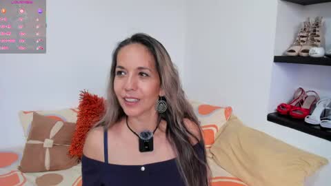 Snapshot of laurafarrely chatting on 04-22-26, 12:18 Laura online show from 04-22-26, 12:18