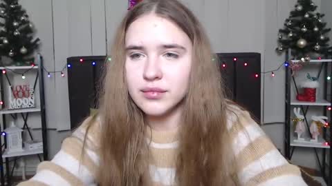 Snapshot of laurahlot chatting on 12-31-24, 04:27 LauraHlot online show from 12-31-24, 04:27