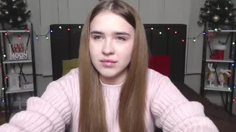 Snapshot of laurahlot chatting on 01-14-25, 07:11 LauraHlot online show from 01-14-25, 07:11