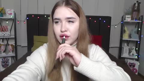 Snapshot of laurahlot chatting on 01-19-25, 07:26 LauraHlot online show from 01-19-25, 07:26