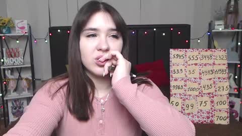 Snapshot of laurahlot chatting on 02-05-25, 06:26 LauraHlot online show from 02-05-25, 06:26