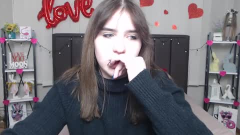 Snapshot of laurahlot chatting on 02-24-25, 12:30 LauraHlot online show from 02-24-25, 12:30