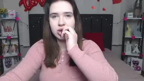 Snapshot of laurahlot chatting on 03-03-25, 06:44 LauraHlot online show from 03-03-25, 06:44