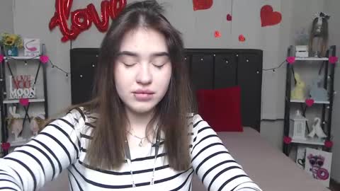 Snapshot of laurahlot chatting on 03-08-25, 06:43 LauraHlot online show from 03-08-25, 06:43