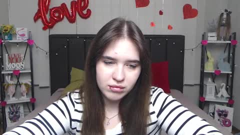 Snapshot of laurahlot chatting on 03-08-25, 01:47 LauraHlot online show from 03-08-25, 01:47
