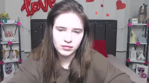 Snapshot of laurahlot chatting on 03-10-25, 06:45 LauraHlot online show from 03-10-25, 06:45