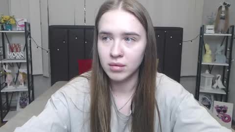 Snapshot of laurahlot chatting on 09-12-25, 06:30 LauraHlot online show from 09-12-25, 06:30
