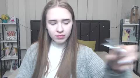Snapshot of laurahlot chatting on 10-14-25, 06:31 LauraHlot online show from 10-14-25, 06:31
