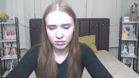 Snapshot of laurahlot chatting on 10-15-25, 07:14 LauraHlot online show from 10-15-25, 07:14