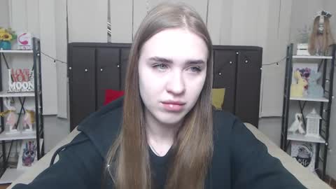 Snapshot of laurahlot chatting on 10-18-25, 05:54 LauraHlot online show from 10-18-25, 05:54