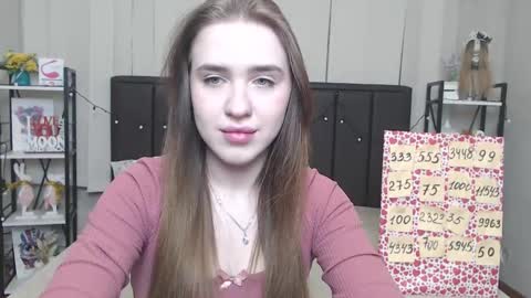 LauraHlot online show from 11-19-25, 07:03