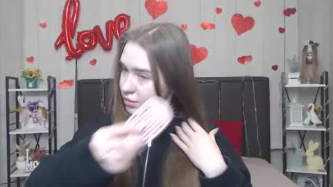 LauraHlot online show from 02-12-26, 09:10