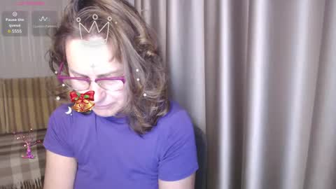 Snapshot of lauraoven1 chatting on 12-10-24, 01:11 Lauraoven1 online show from 12-10-24, 01:11