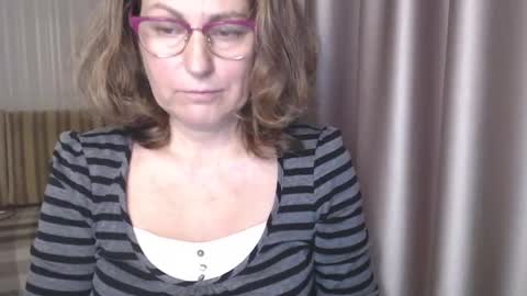 Snapshot of lauraoven1 chatting on 12-12-24, 08:36 Lauraoven1 online show from 12-12-24, 08:36