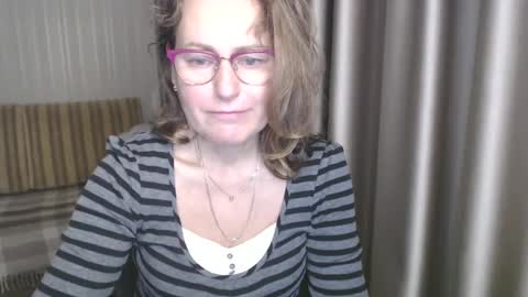 Snapshot of lauraoven1 chatting on 12-26-24, 07:03 Lauraoven1 online show from 12-26-24, 07:03