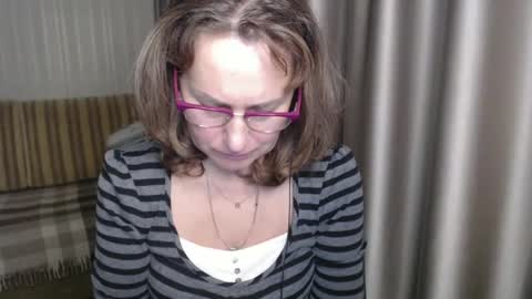 Snapshot of lauraoven1 chatting on 12-26-24, 05:51 Lauraoven1 online show from 12-26-24, 05:51
