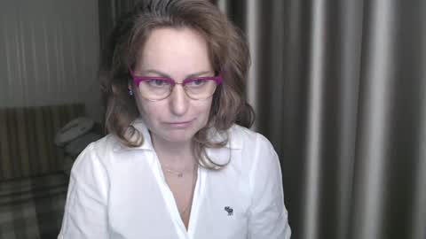 Snapshot of lauraoven1 chatting on 01-05-25, 04:38 Lauraoven1 online show from 01-05-25, 04:38