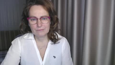 Snapshot of lauraoven1 chatting on 01-06-25, 07:52 Lauraoven1 online show from 01-06-25, 07:52