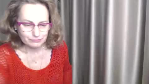 Snapshot of lauraoven1 chatting on 01-07-25, 06:56 Lauraoven1 online show from 01-07-25, 06:56
