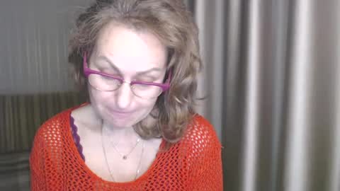 Snapshot of lauraoven1 chatting on 01-09-25, 06:26 Lauraoven1 online show from 01-09-25, 06:26