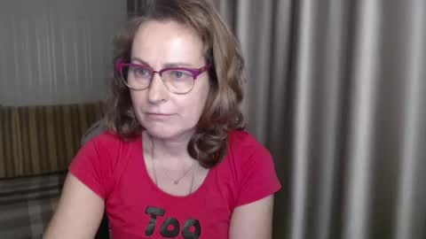 Snapshot of lauraoven1 chatting on 01-11-25, 02:25 Lauraoven1 online show from 01-11-25, 02:25