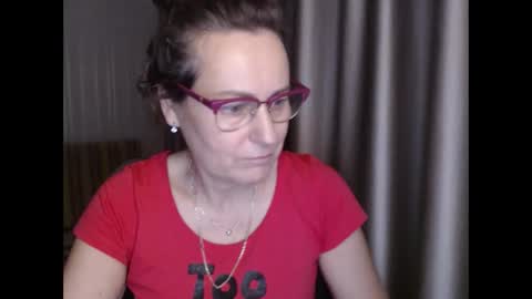 Snapshot of lauraoven1 chatting on 01-11-25, 07:16 Lauraoven1 online show from 01-11-25, 07:16