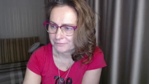 Snapshot of lauraoven1 chatting on 01-12-25, 12:01 Lauraoven1 online show from 01-12-25, 12:01