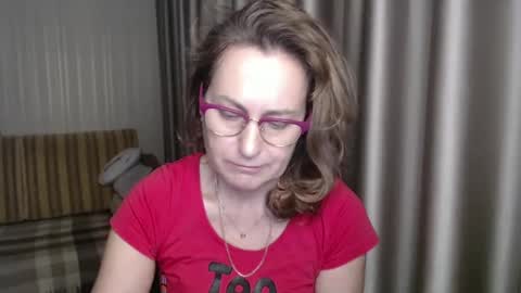 Snapshot of lauraoven1 chatting on 01-12-25, 03:03 Lauraoven1 online show from 01-12-25, 03:03