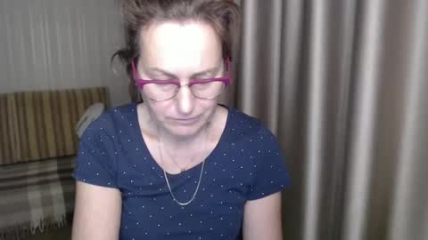 Snapshot of lauraoven1 chatting on 01-15-25, 07:12 Lauraoven1 online show from 01-15-25, 07:12