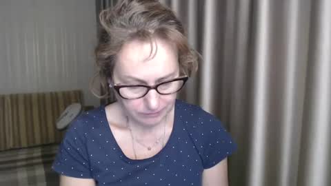 Snapshot of lauraoven1 chatting on 01-16-25, 05:44 Lauraoven1 online show from 01-16-25, 05:44