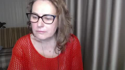 Snapshot of lauraoven1 chatting on 01-21-25, 06:43 Lauraoven1 online show from 01-21-25, 06:43