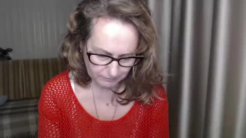 Snapshot of lauraoven1 chatting on 01-21-25, 04:37 Lauraoven1 online show from 01-21-25, 04:37