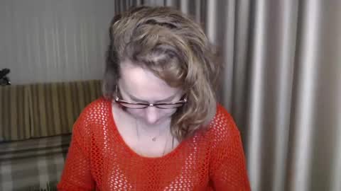Snapshot of lauraoven1 chatting on 01-22-25, 05:28 Lauraoven1 online show from 01-22-25, 05:28