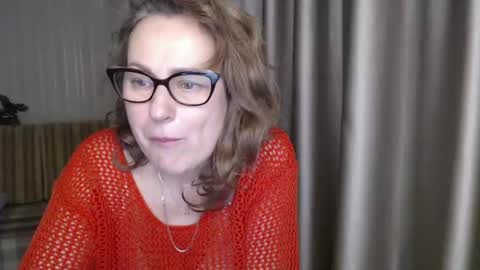 Snapshot of lauraoven1 chatting on 01-23-25, 04:37 Lauraoven1 online show from 01-23-25, 04:37